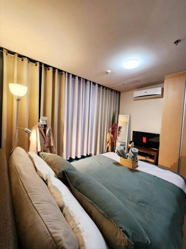Modern Comforts 1BR Urban Getaway in BGC