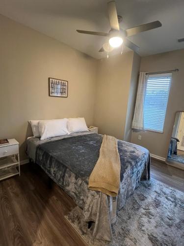 Summer Deals!! Modern 1 BR and Sleeper Sofa in Heart of Midtown Kansas City!, Kansas City (photo 9)