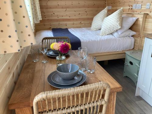Shepherd's Huts in Barley Meadow at Spring Hill Farm