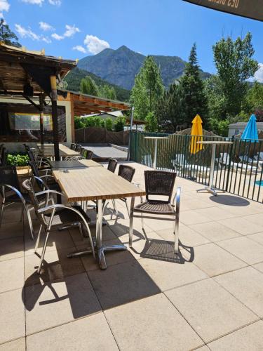 Skats, Mobil Home XXL 4 chambres - Camping Les Relarguiers in Beauvezer
