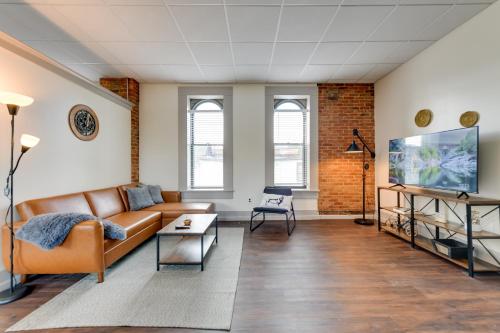 Buffalo Apartment with Balcony 1 Mi to Downtown!