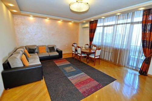 Spacious Central Apartment