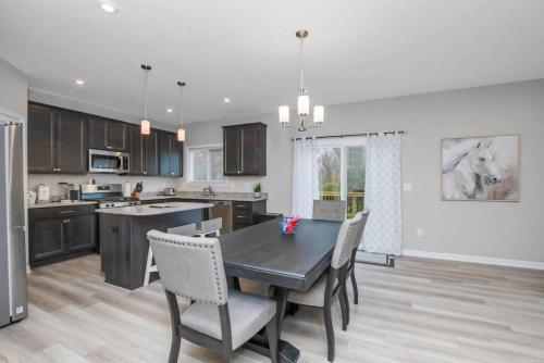 Brand new construction in well-kept HOA community in Mason, USA