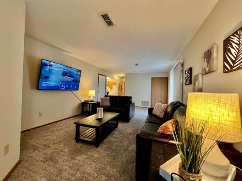 Cozy 2 Bedroom Paired Home in Middletown, OH in Middletown, USA