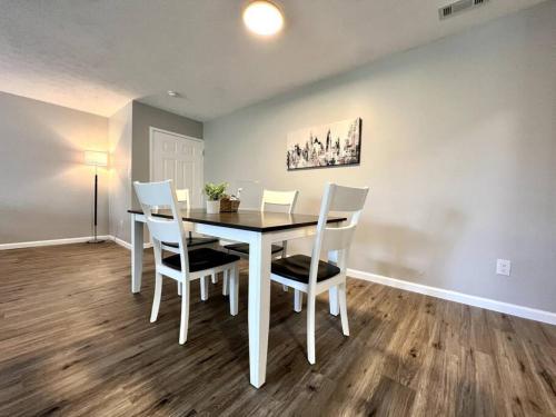 TWO Bedroom Remodeled Middletown w Private Laundry in Middletown, USA