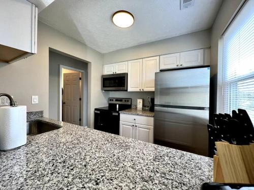 TWO Bedroom Remodeled Middletown w Private Laundry in Middletown, USA