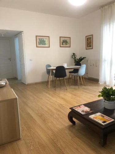Rizzola casa e appartamento per vacanze, Rom (Foto 3)