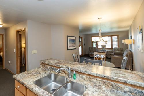 Westwood Shores Waterfront Resort 5