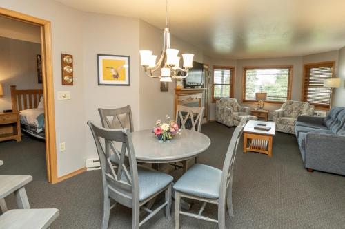 Westwood Shores Waterfront Resort - 편의 시설/서비스