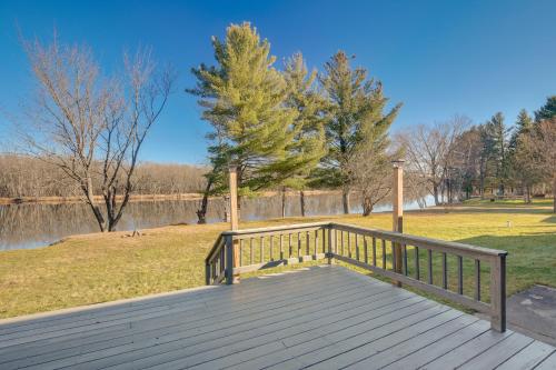 Pet-Friendly Tomahawk Home Deck and Private Hot Tub