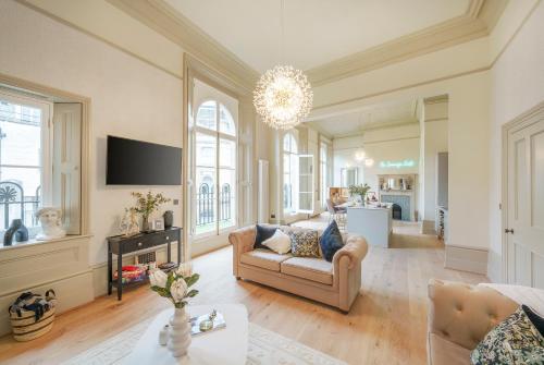 The Sovereign Suite - 2 Bedroom Apartment in Central Bristol by Mint Stays