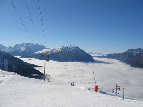 The Vaujany Mountain Lodge - image 2