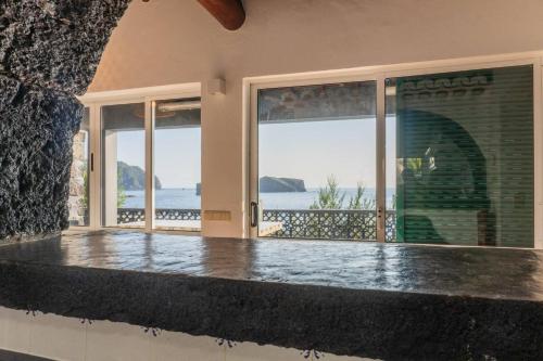 ห้องครัว, Mosteiros Natural Pool House in มอสเตย์โรส