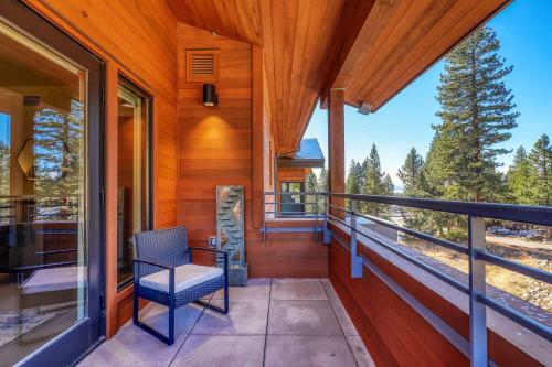 Crystal Bay Penthouse 301 in 水晶灣