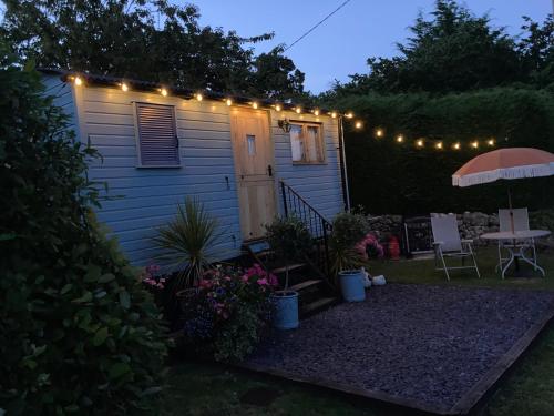 Shepherds Hut in the Hills - Nr. Mold