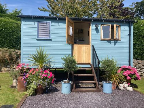 Shepherds Hut in the Hills - Nr. Mold