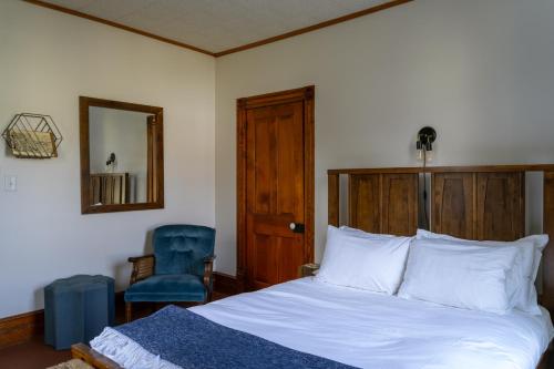 1 queen bed