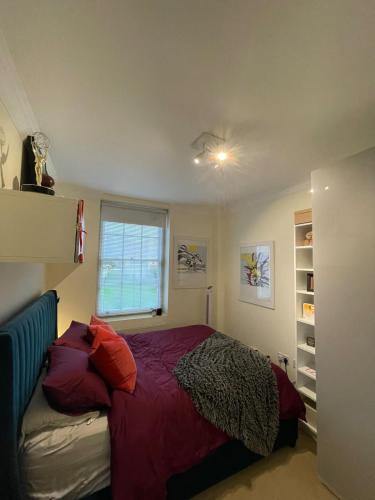 Chic Victorian Flat in Private Estate - Mile End! - image 6