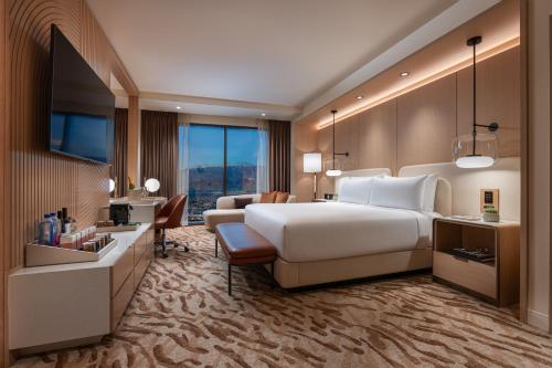 Resort Mountain View King Room