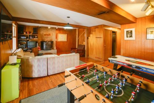 Londonderry Vacation Home with Deck and Gas Grill! in Londonderry, USA
