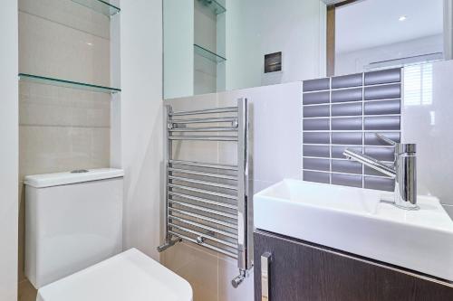 Sail Away - 2 bed apartment near the seaside - image 12
