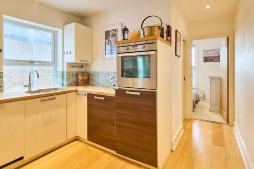 Sail Away - 2 bed apartment near the seaside - image 4