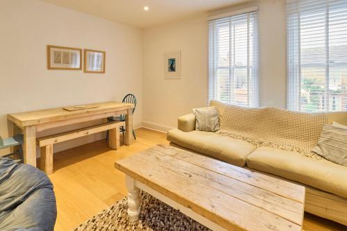 Sail Away - 2 bed apartment near the seaside - image 7