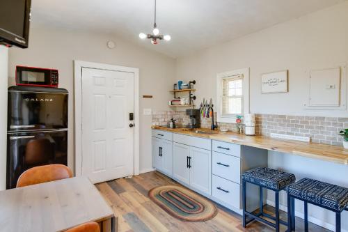 Cozy Hope Cabin Vacation Rental in Cosby with View in Cosby, USA