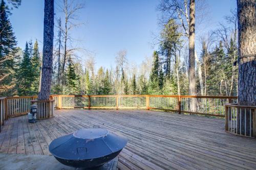 Peaceful Hibbing Getaway Heated Floors, Fire Pit!