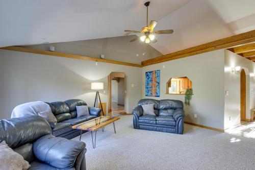 Peaceful Hibbing Getaway Heated Floors, Fire Pit!