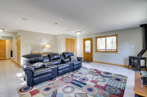 Peaceful Hibbing Getaway Heated Floors, Fire Pit!