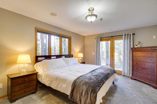 Peaceful Hibbing Getaway Heated Floors, Fire Pit!