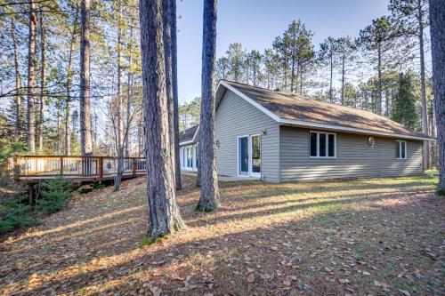 Peaceful Hibbing Getaway Heated Floors, Fire Pit!