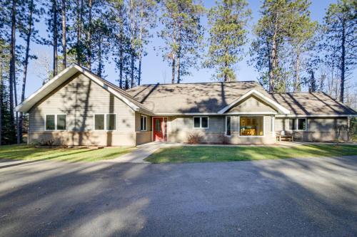 Peaceful Hibbing Getaway Heated Floors, Fire Pit!