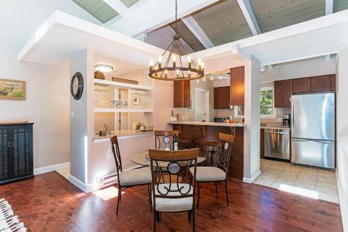 The perfect getaway for a small group or families thumb 4