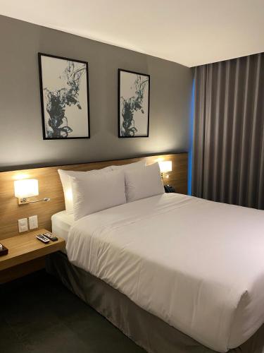 B'S Suites Room Type - Standard Queen Room