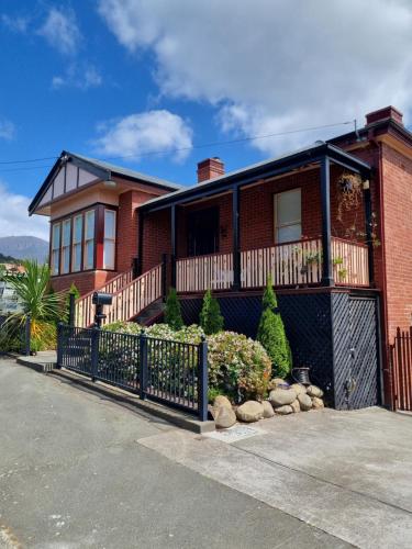 Lords Rest Apartment - Private and Central with Free Parking and Great WIFI - Hobart