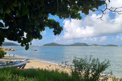 Casa de praia ampla e confortável em Governador Celso Ramos