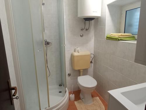 One-Bedroom Holiday Home image 4