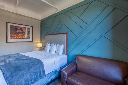 Ram's Hotel - image 10