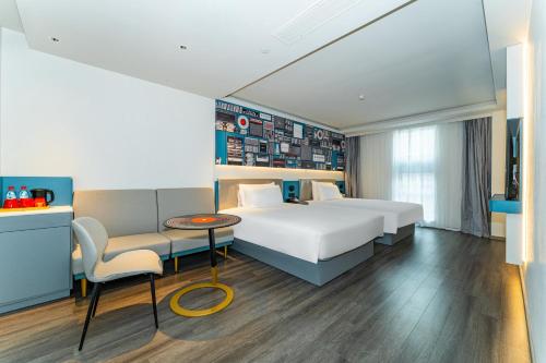 Ibis Styles Hotel - 260M from Guangji Street Subway Station in Xian