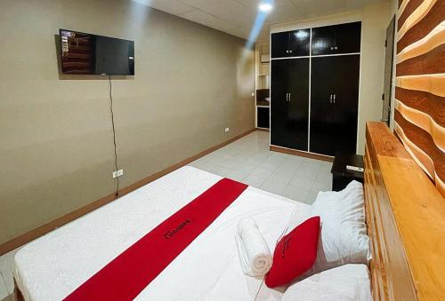 RedDoorz @ Cion Suites Mintal Davao near Loleng's Mountain Spring Resort