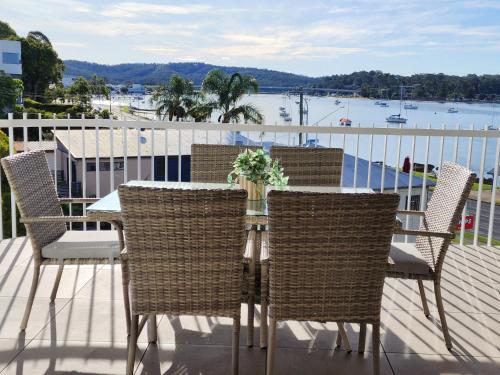 2-Bed with a BBQ and Stunning Batemans Bay Views