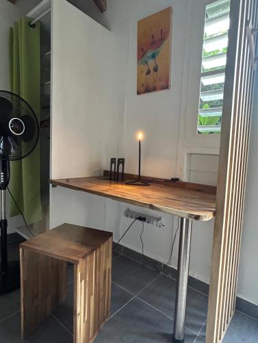 Facilities, Joli bungalow fleuri in Les Abymes