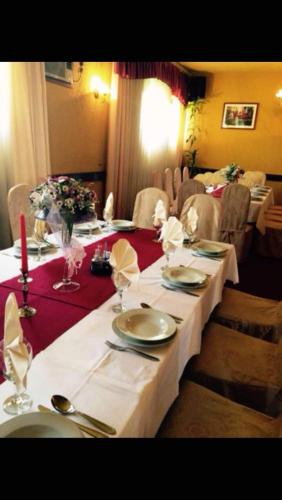 Restaurant, Bed and Breakfast Albatros in Perušić