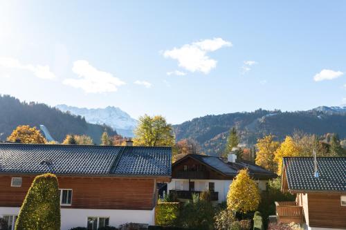 Apartment with Mountain View image 2