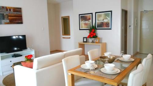 One Pacific Place Serviced Residences, Manille (photo 3)