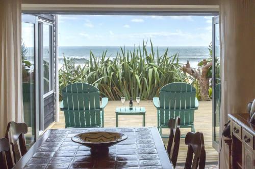 CHESTER COTTAGE - Beachfront - Accommodation - Oakura