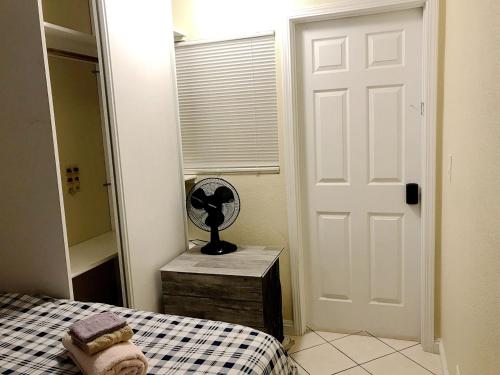 New bedroom queen size bed at Las Vegas for rent-4, Лас-Вегас (фото 4)