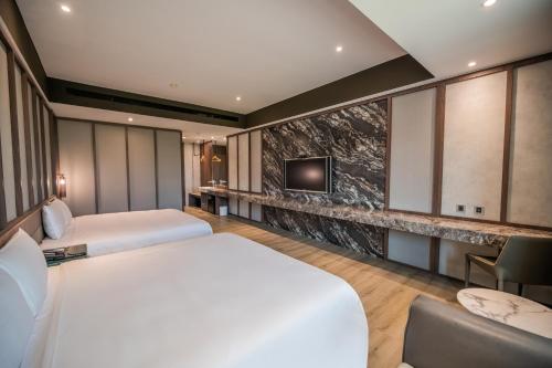 2 double beds